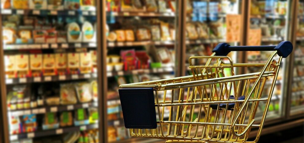 Governo britânico vai combater obesidade nos supermercados a partir de Abril de 2022